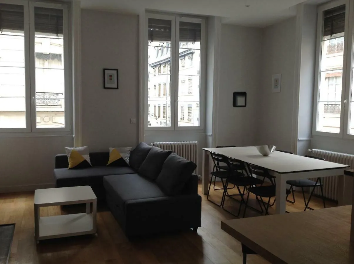 Apartment Ferienwohnung Charme Et Modernite Au Coeur De Lyon