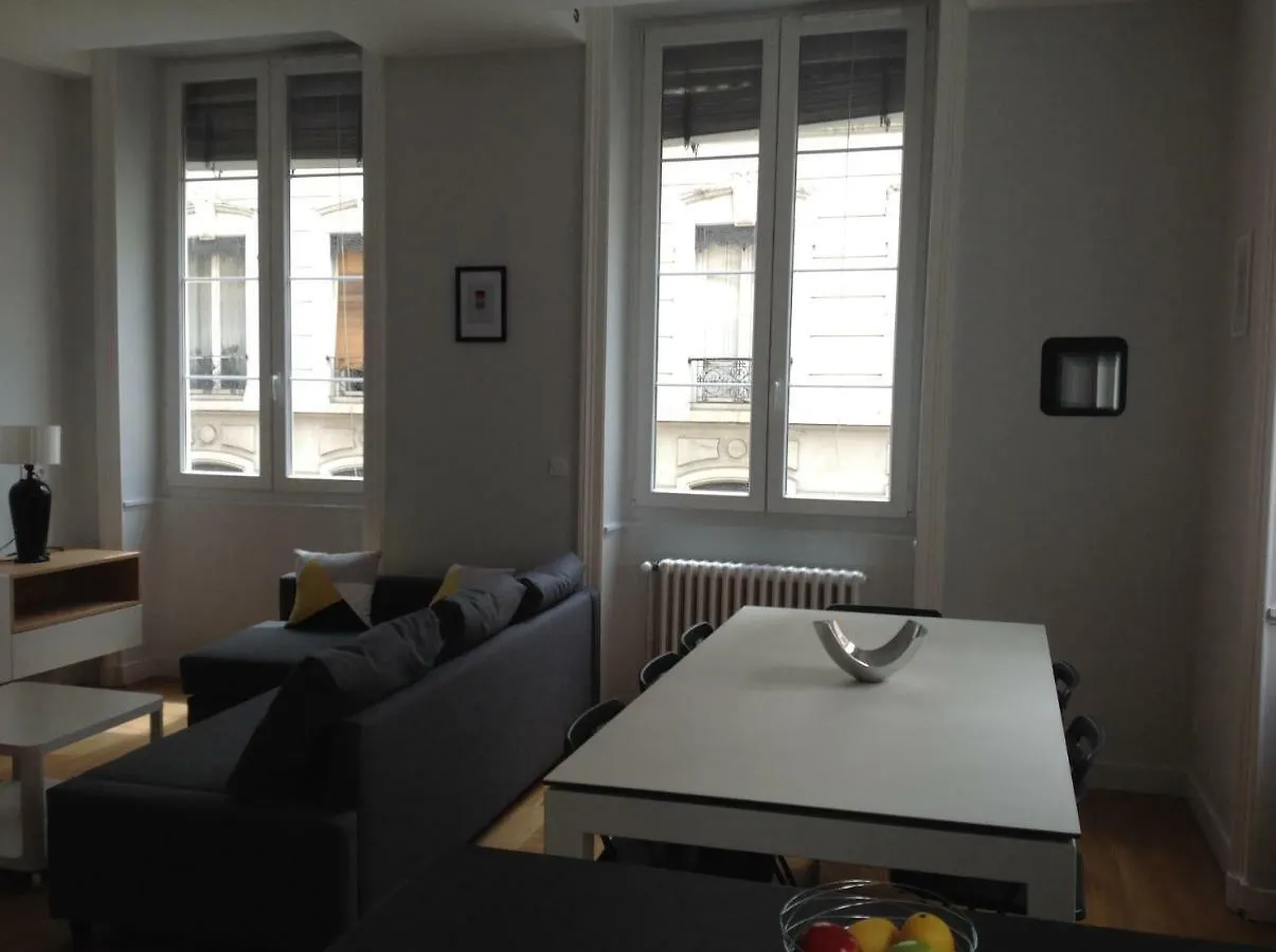 Apartment Ferienwohnung Charme Et Modernite Au Coeur De Lyon